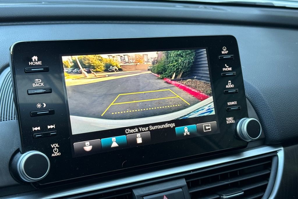 Certified 2018 Honda Accord Touring image 18