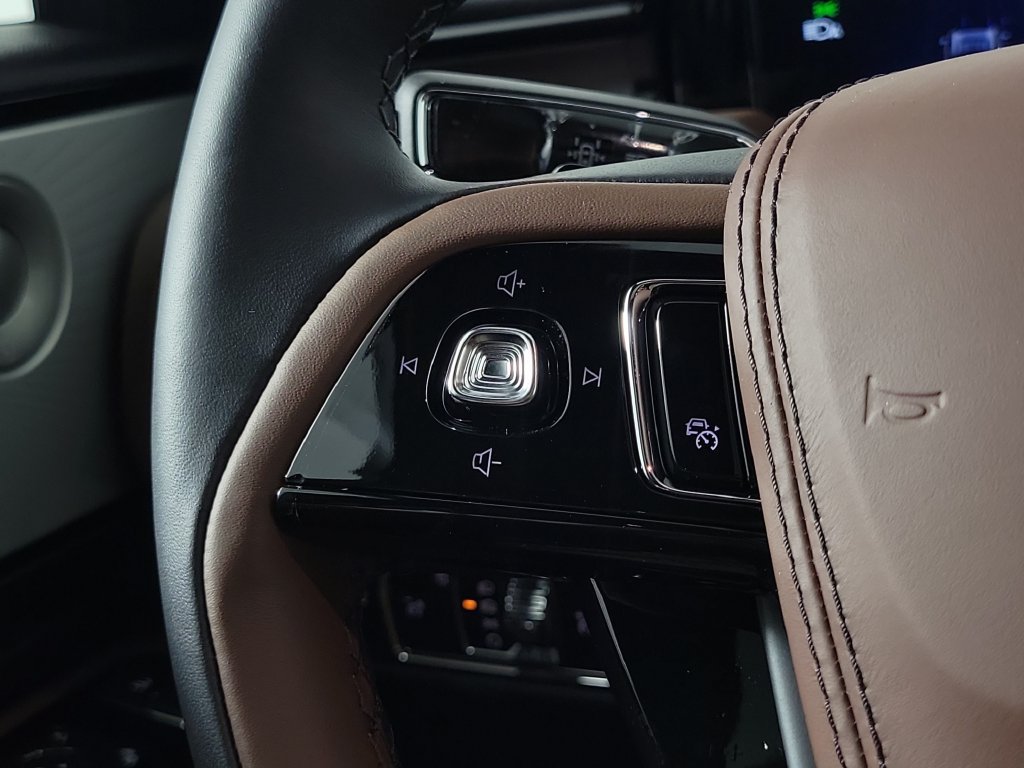 New 2027 Lincoln Aviator Reserve w/ Luxury Package RWD image 25