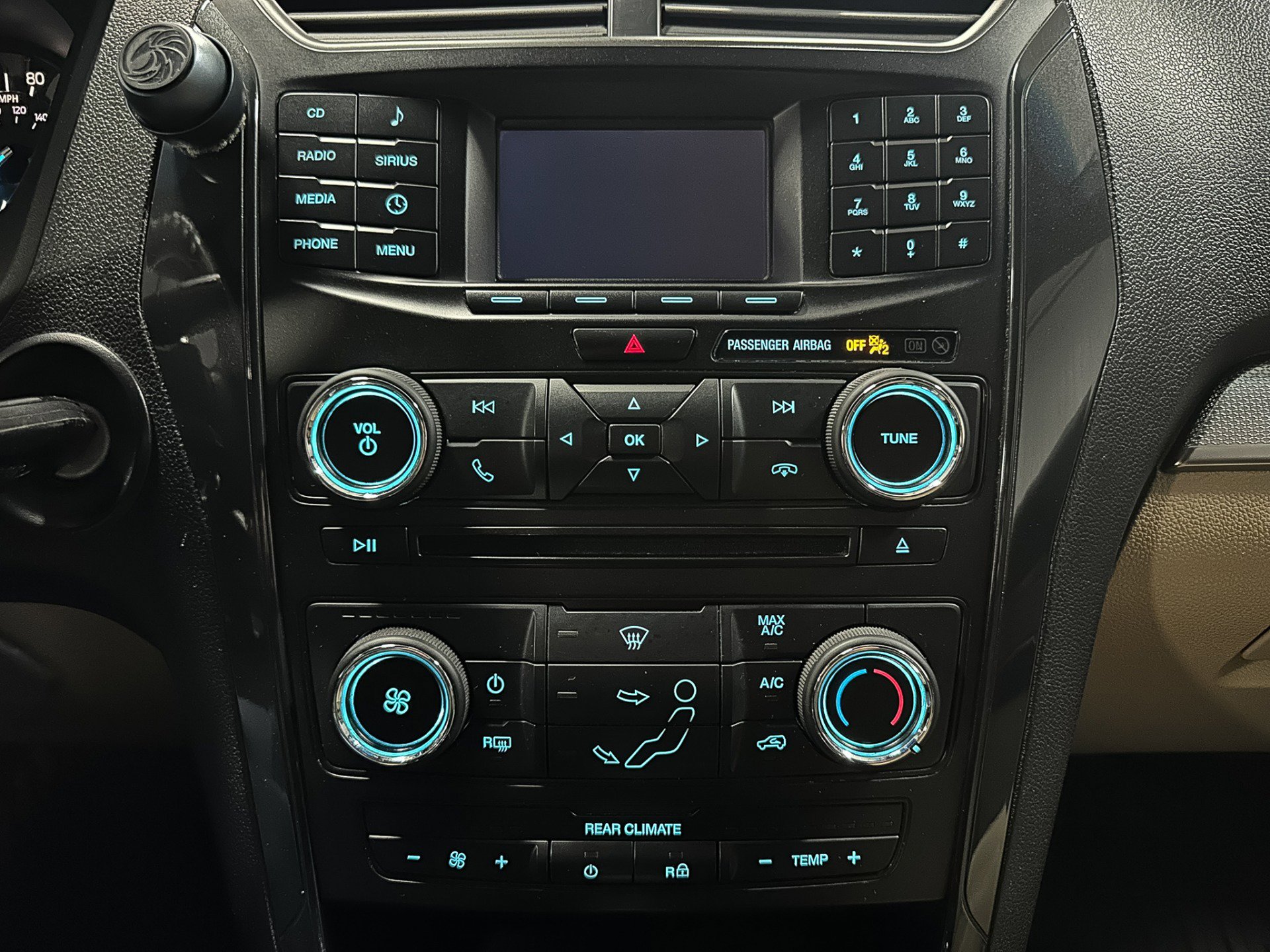 Used 2017 Ford Explorer XLT image 27