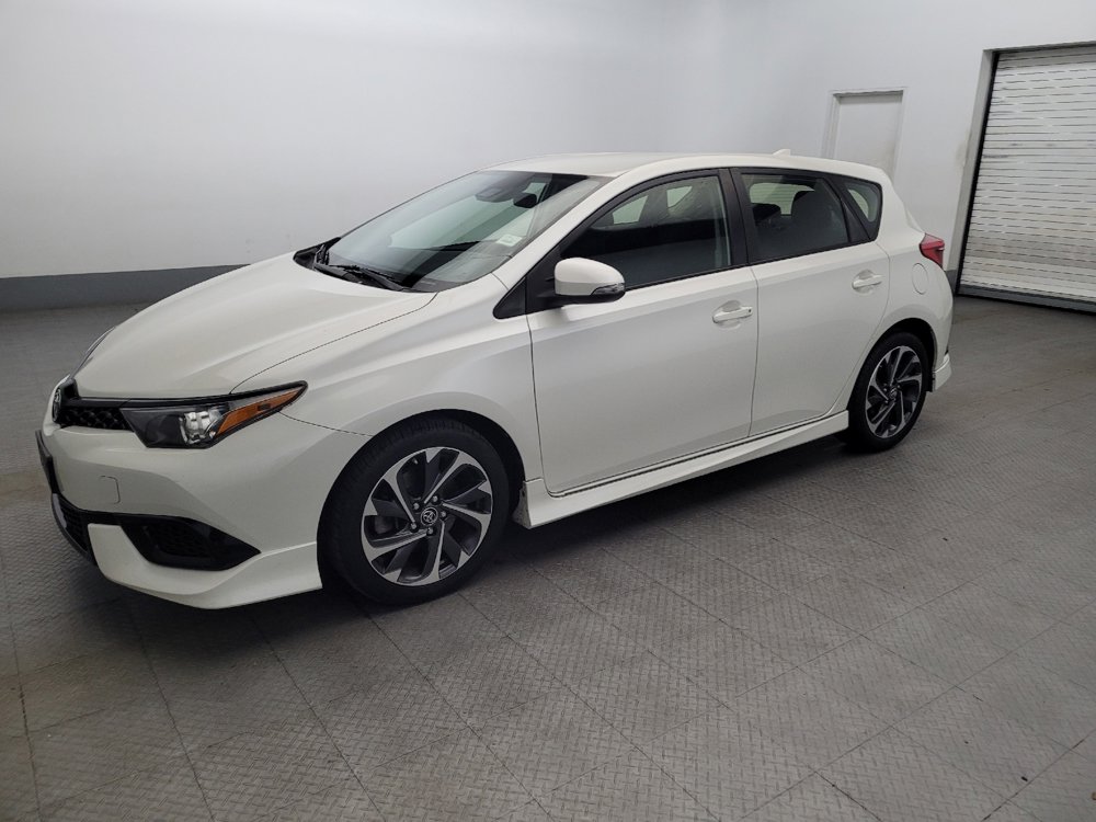 Used 2017 Toyota Corolla iM image 2