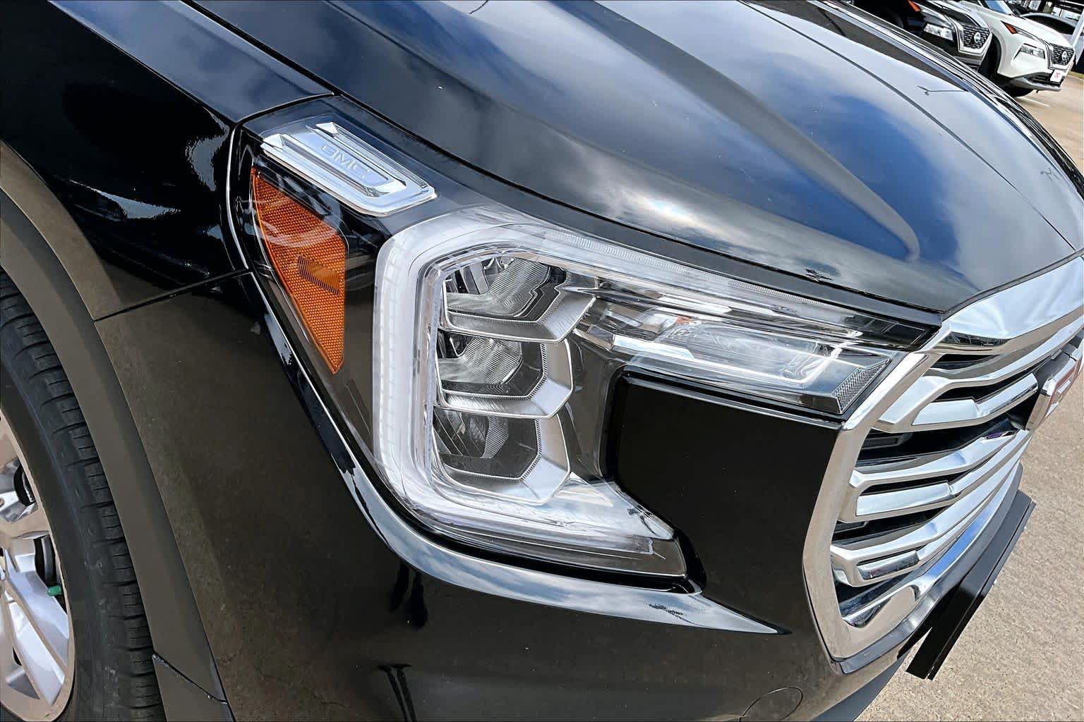 Used 2024 GMC Terrain SLT AWD/4WD image 32