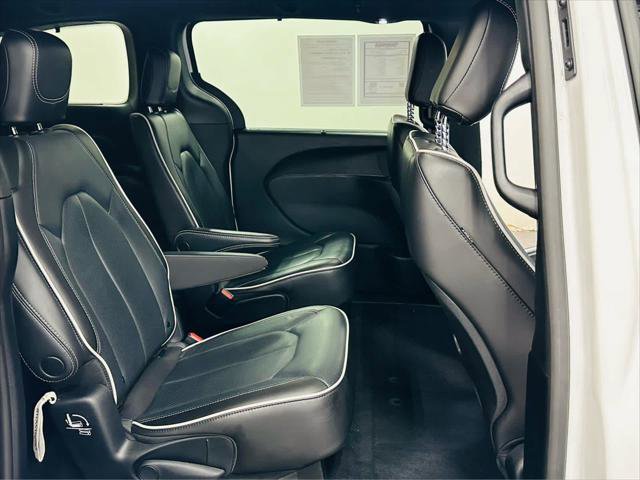 Certified 2023 Chrysler Pacifica Limited w/ S Appearance Package AWD/4WD image 24