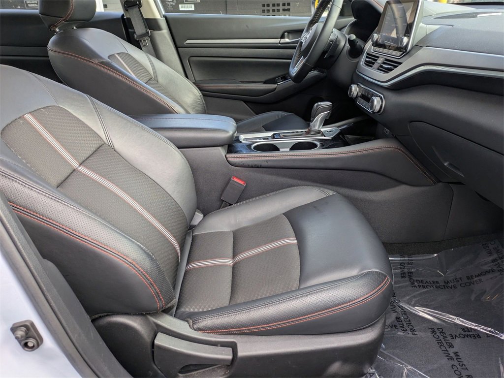 Used 2025 Nissan Altima 2.5 SR image 31