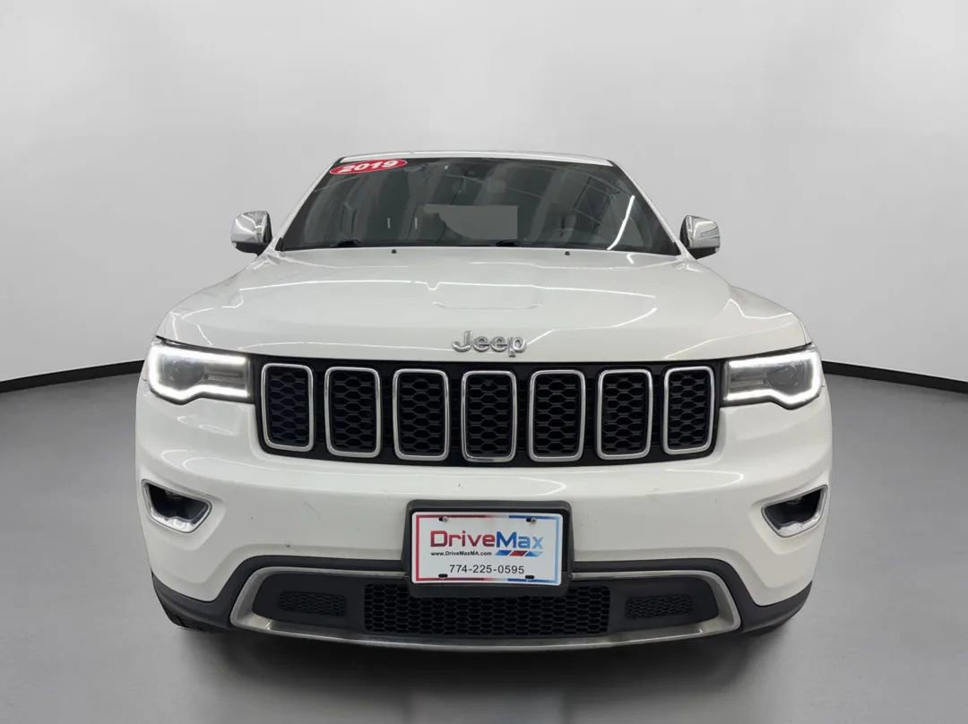 Used 2019 Jeep Grand Cherokee Limited w/ Luxury Group II image 2