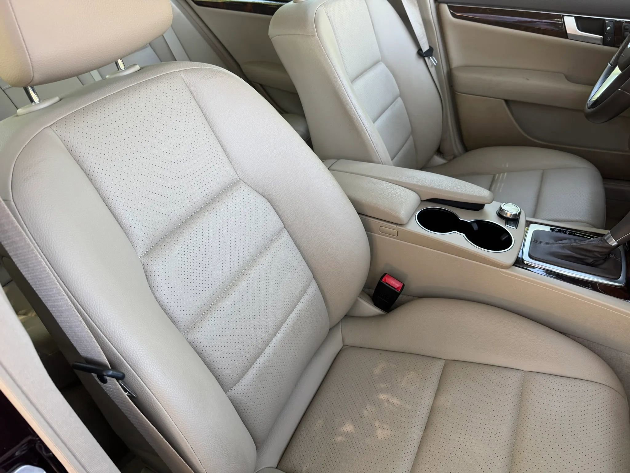 Used 2012 Mercedes-Benz C 250 Sedan image 24