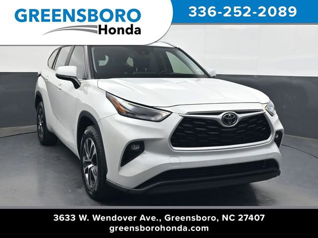 Used 2023 Toyota Highlander XLE