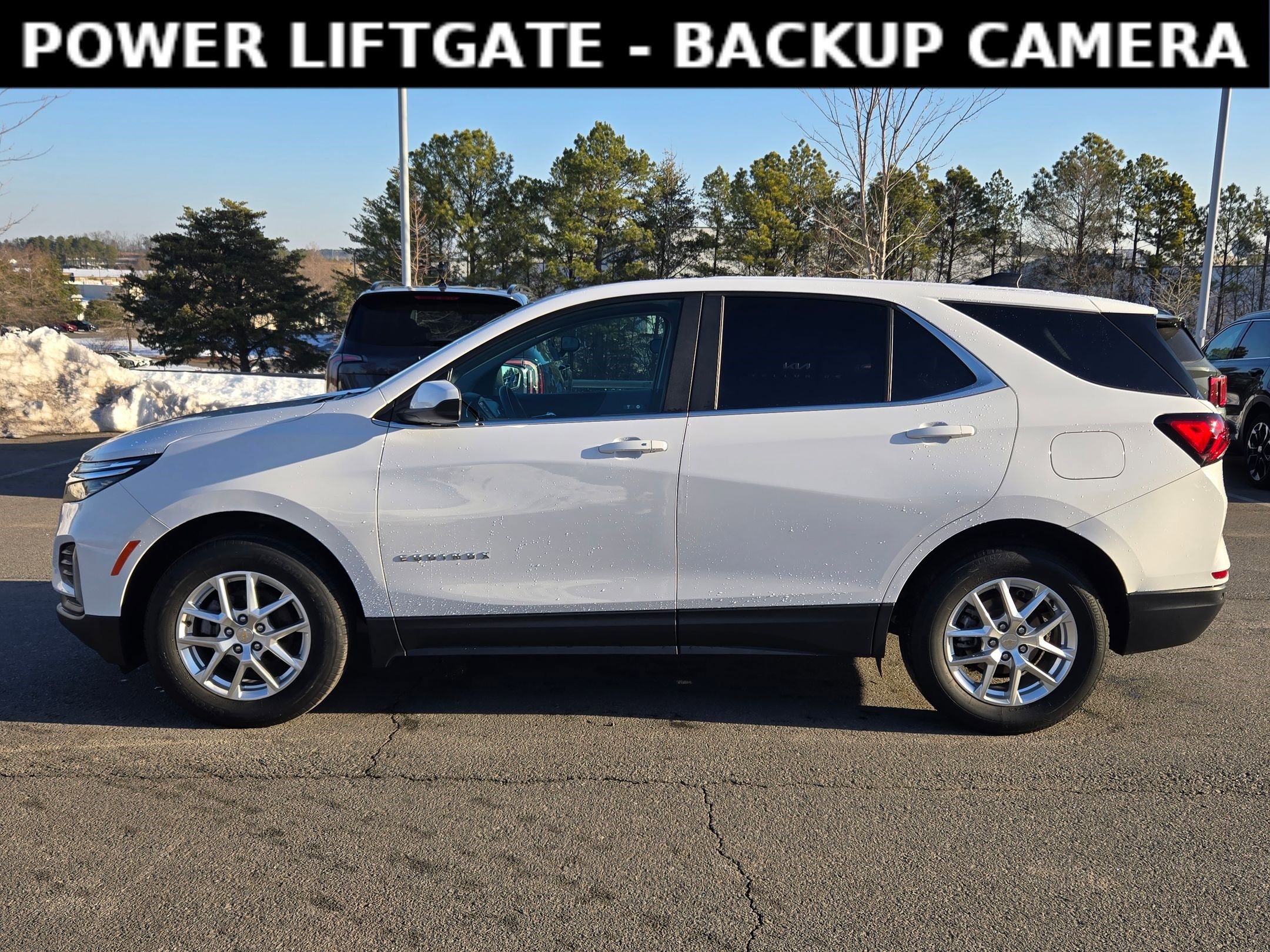 Used 2022 Chevrolet Equinox LT w/ Driver Convenience Package image 4