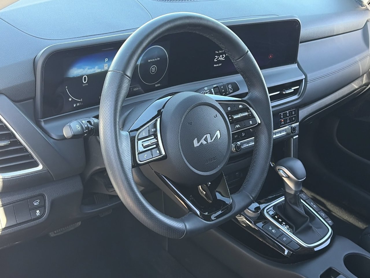 Used 2026 Kia Seltos SX w/ SX Sunroof Package AWD/4WD image 17