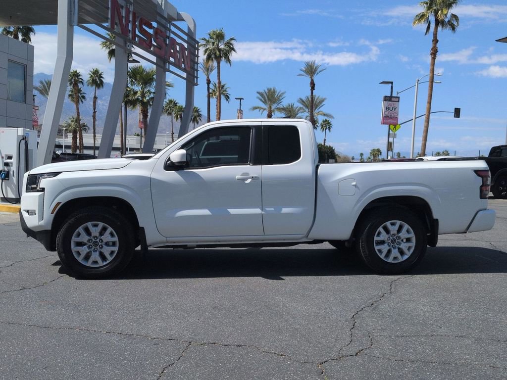 Used 2024 Nissan Frontier SV w/ SV Convenience Package image 3