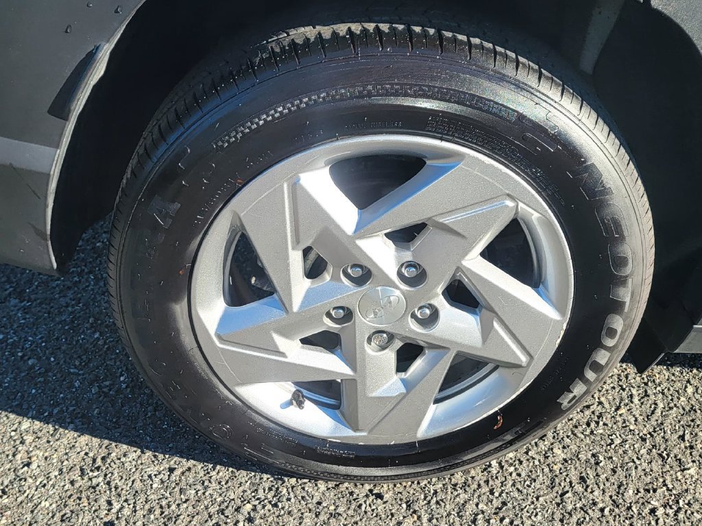 Used 2024 Hyundai Kona SE FWD image 9