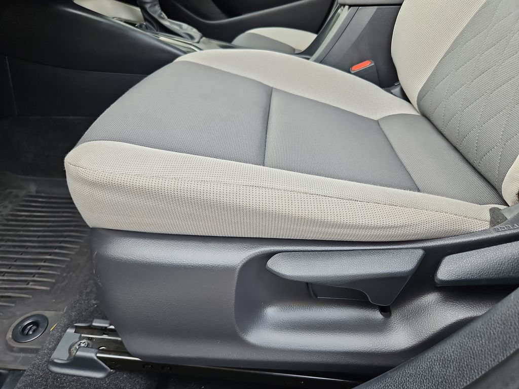 Used 2025 Toyota Corolla LE w/ Convenience Package FWD image 22
