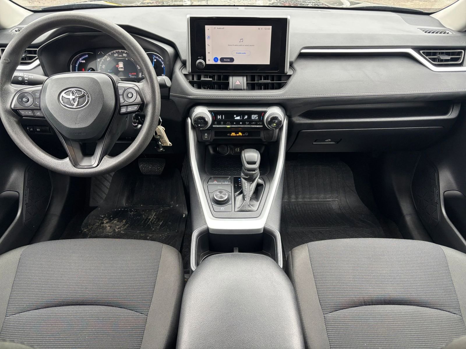 Used 2025 Toyota RAV4 LE image 29
