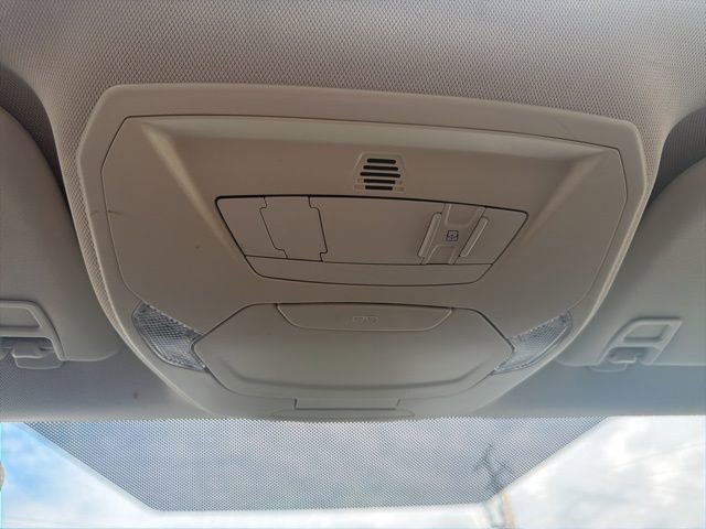 Used 2017 Ford Focus Titanium FWD image 24