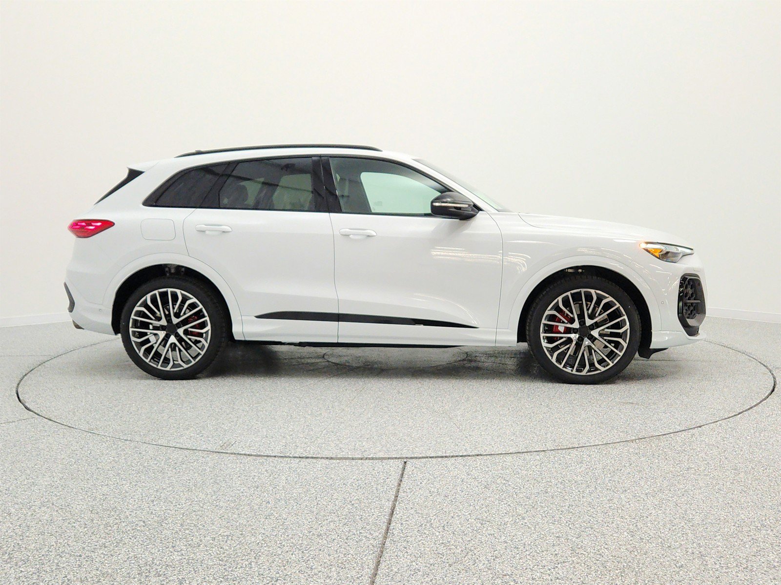 New 2026 Audi SQ5 Premium Plus AWD/4WD image 4