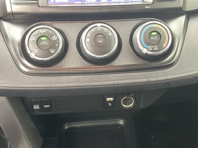 Used 2017 Toyota RAV4 LE w/ Carpet Mat Package AWD/4WD image 13