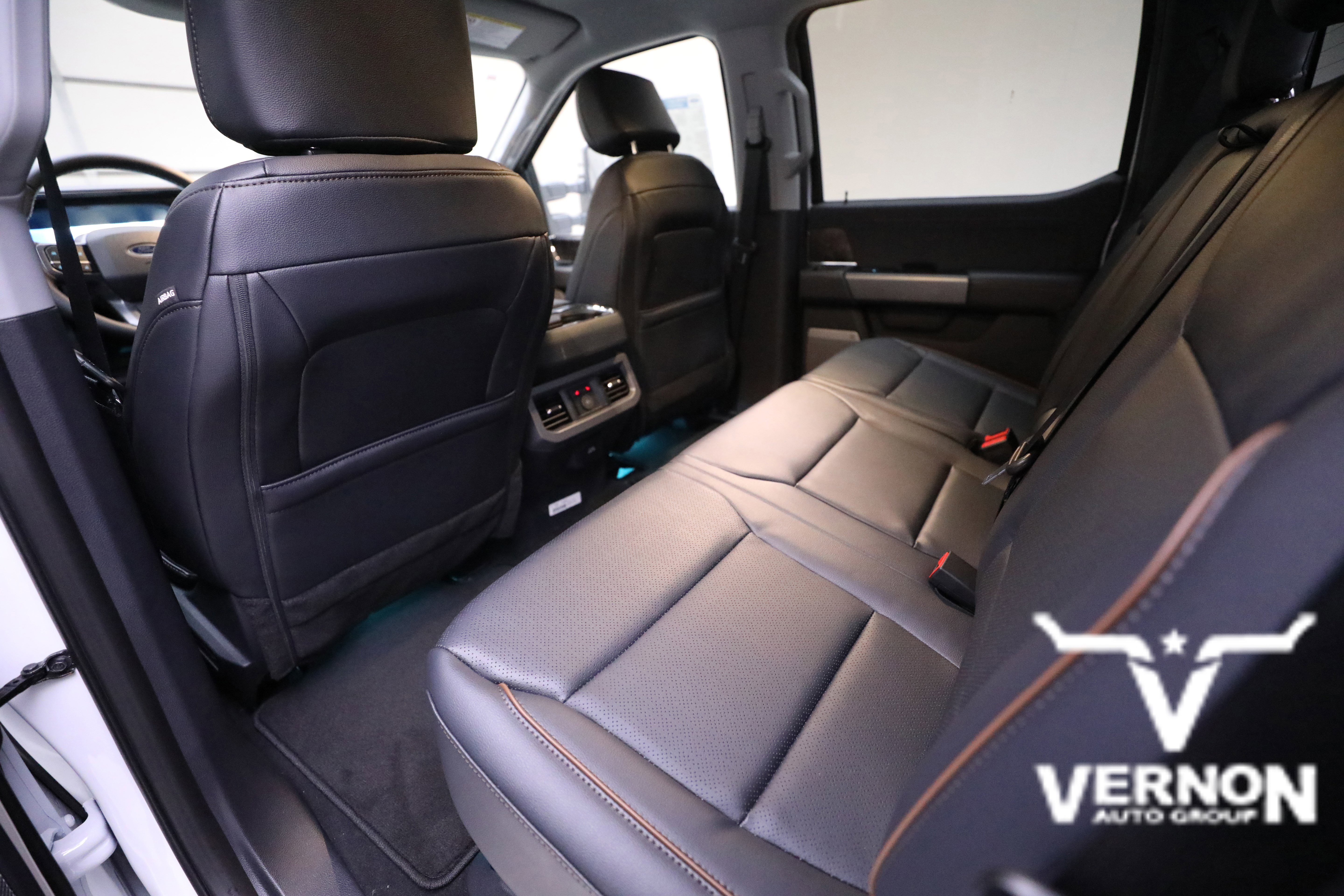 New 2026 Ford F350 Lariat w/ Chrome Package image 9