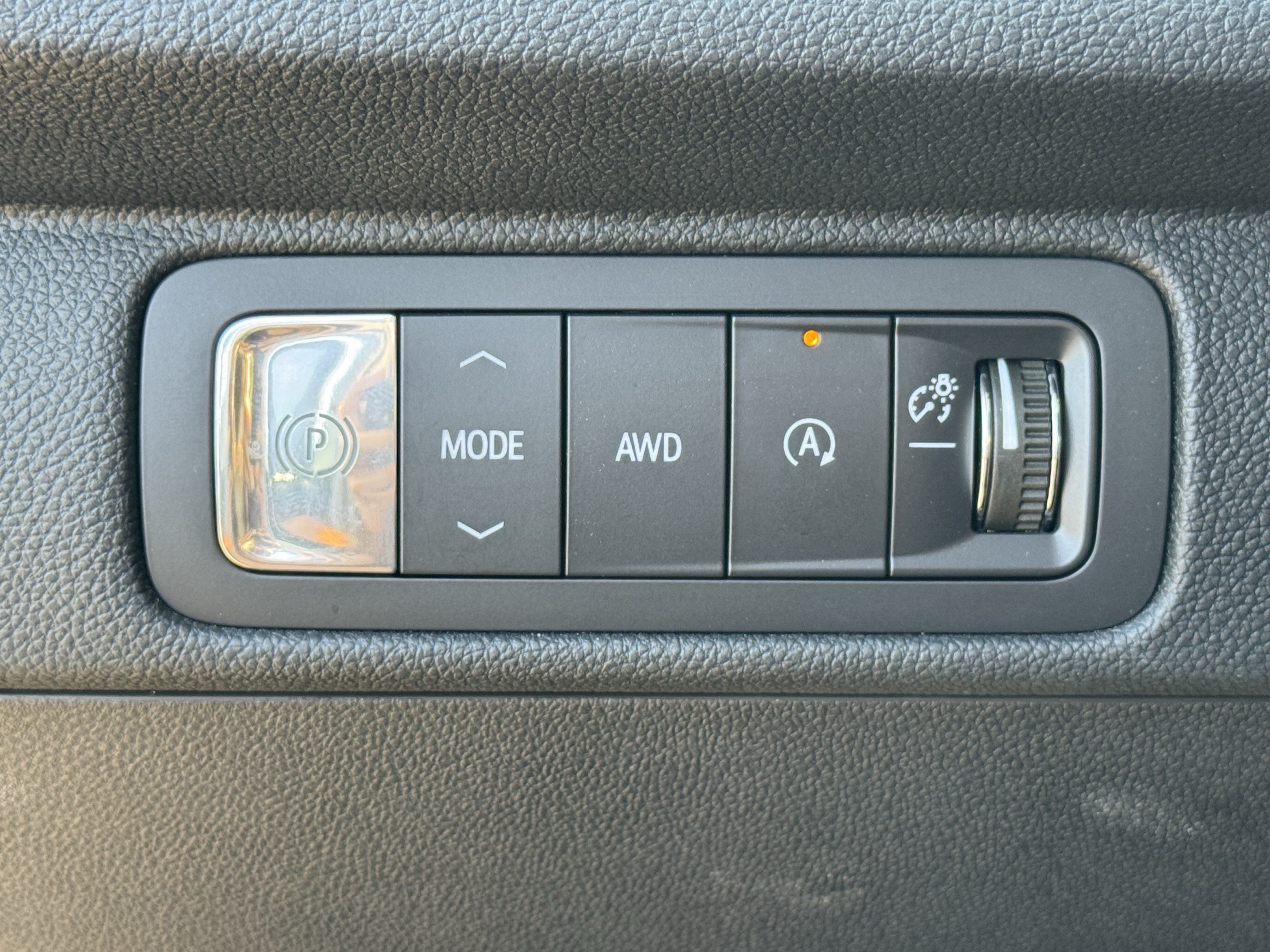 Used 2025 Chevrolet Traverse Z71 w/ Driver Confidence Package AWD/4WD image 21