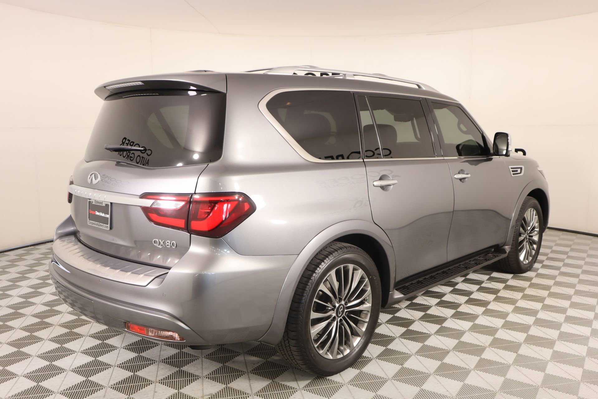 Used 2021 INFINITI QX80 Sensory w/ All-Season Package image 24