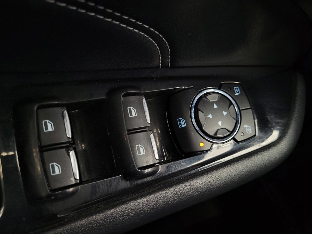 Used 2019 Ford Edge Titanium w/ Equipment Group 301A FWD image 27
