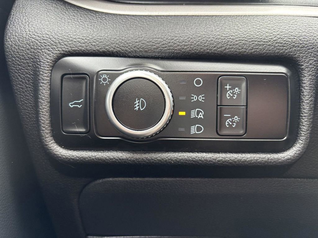 Used 2023 Ford Explorer XLT w/ Equipment Group 202A image 32