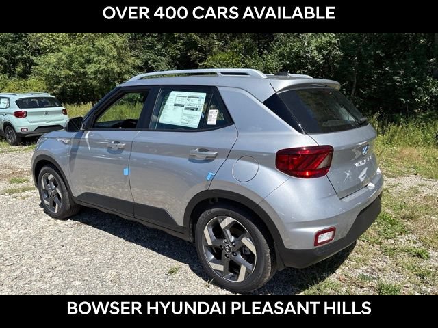 New 2026 Hyundai Venue SEL FWD image 3