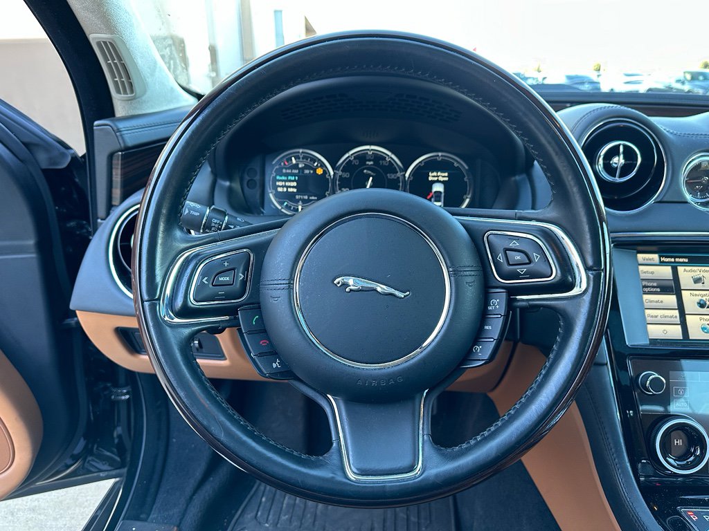 Used 2015 Jaguar XJ L Portfolio image 16