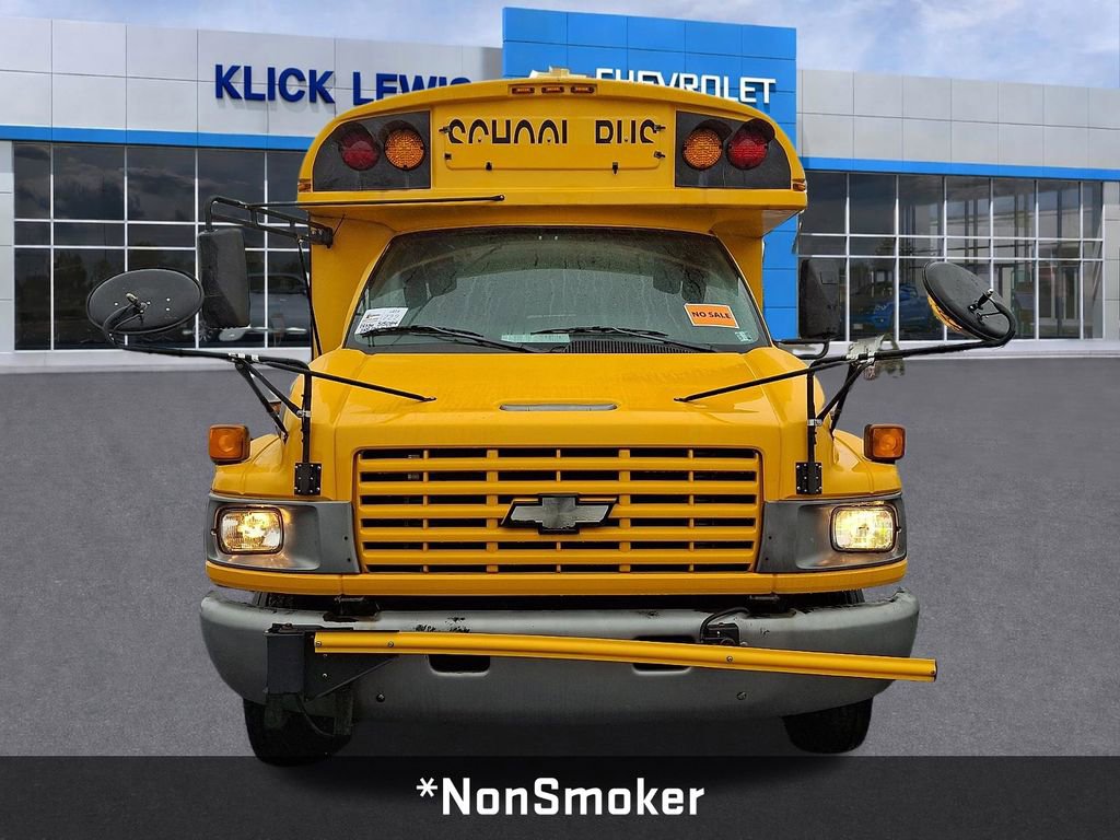 Used 2005 Chevrolet Kodiak C5500 2WD Regular Cab image 2