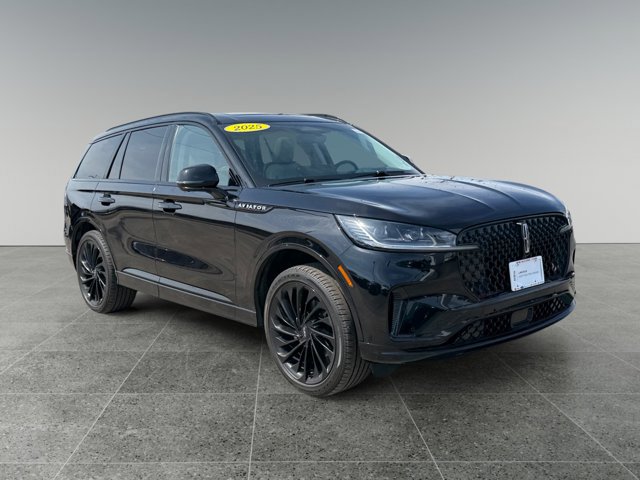Used 2025 Lincoln Aviator Reserve w/ Jet Appearance Package image 8