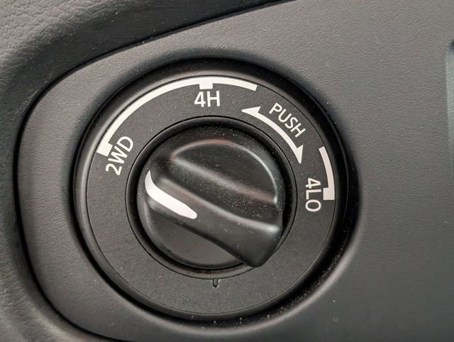 Used 2022 Nissan Frontier SV w/ Technology Package image 23