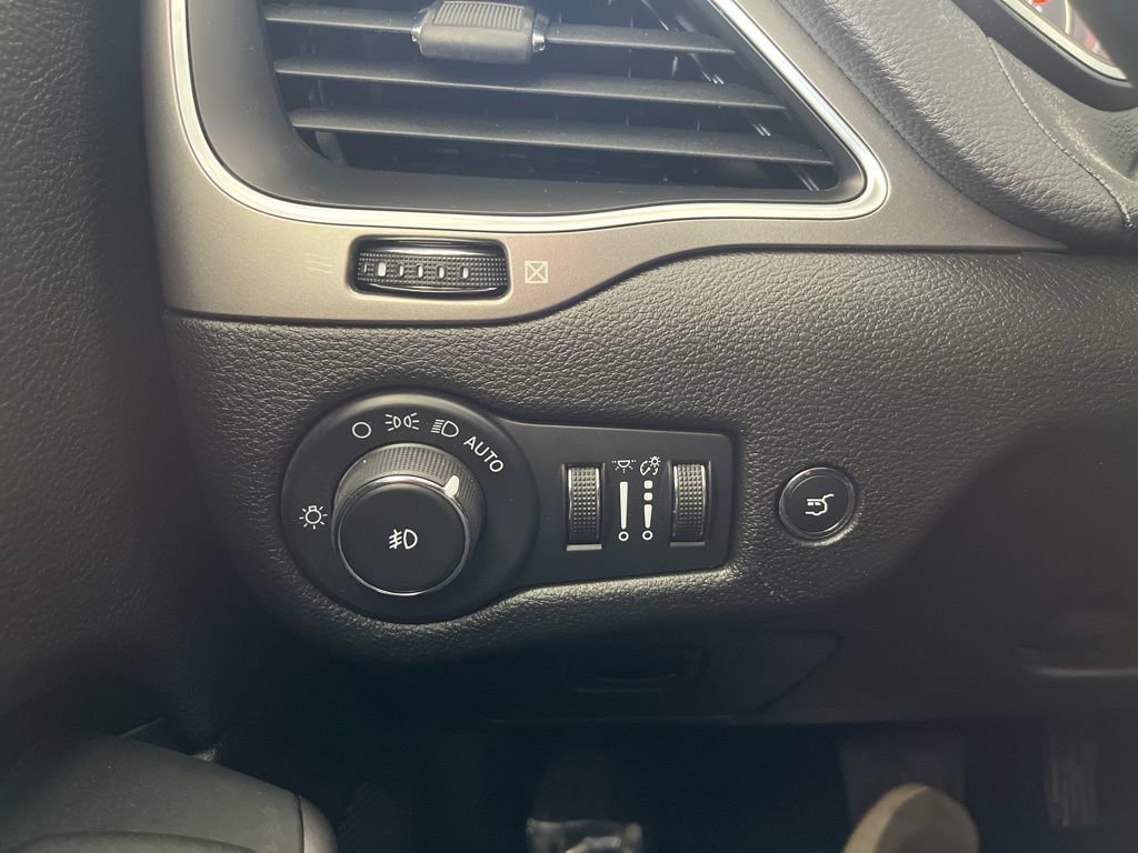 Used 2022 Jeep Cherokee Latitude Lux image 33