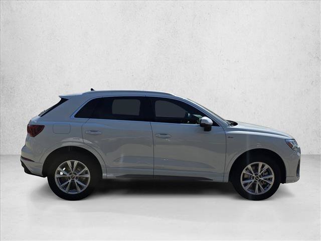 Certified 2025 Audi Q3 2.0T Premium w/ Convenience Package AWD/4WD image 4