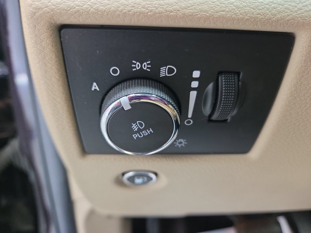 Used 2019 Jeep Grand Cherokee Limited AWD/4WD image 33