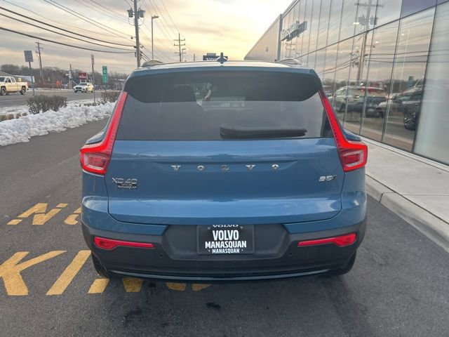 Certified 2025 Volvo XC40 B5 Plus image 4