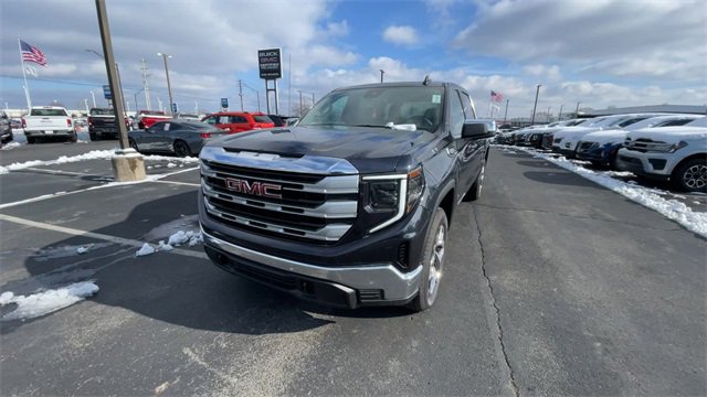 New 2025 GMC Sierra 1500 SLE image 5