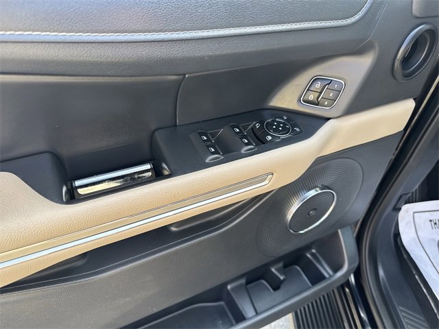 Used 2024 Ford Expedition Limited image 14