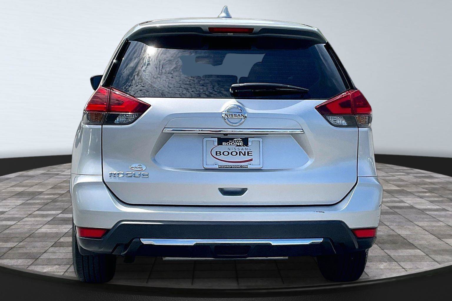 Used 2020 Nissan Rogue S FWD image 4