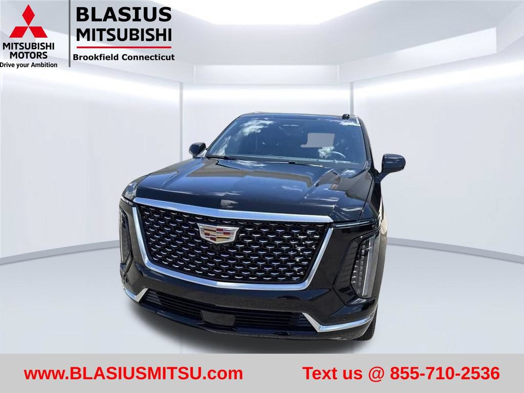 Used 2026 Cadillac Escalade Luxury AWD/4WD image 7