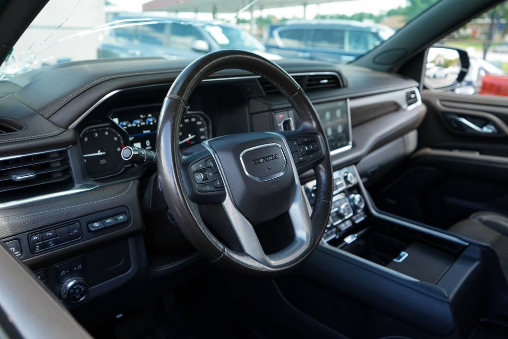 Used 2021 GMC Yukon XL Denali AWD/4WD image 6