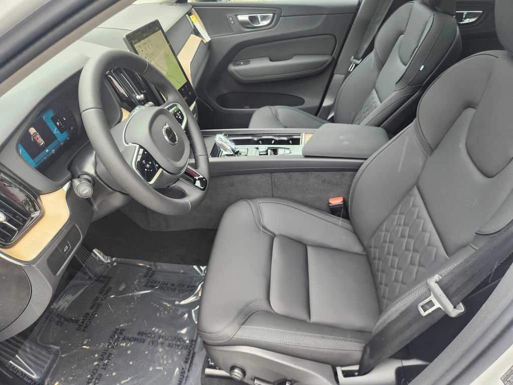New 2026 Volvo XC60 B5 Core w/ Climate Package AWD/4WD image 9