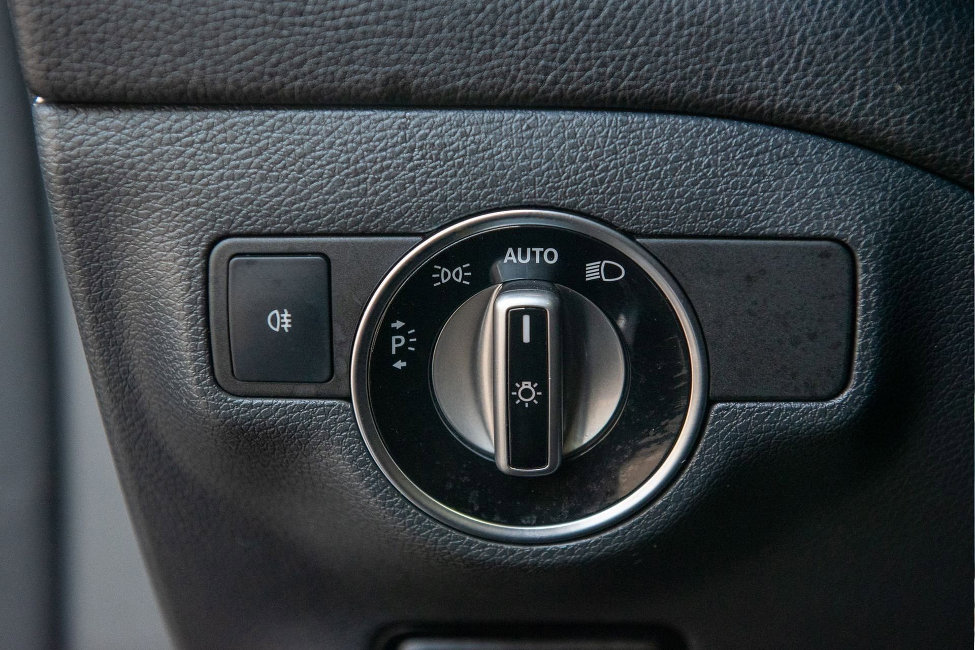 Used 2018 Mercedes-Benz CLA 250 4MATIC image 25