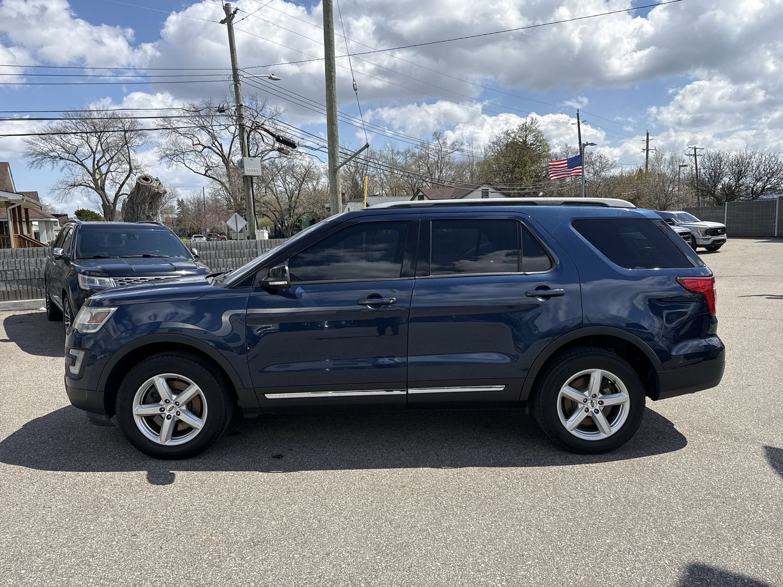Used 2017 Ford Explorer XLT w/ Equipment Group 202A image 42