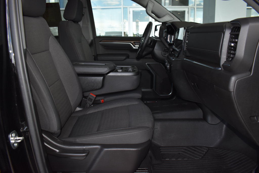 Used 2024 Chevrolet Silverado 1500 LT AWD/4WD image 5