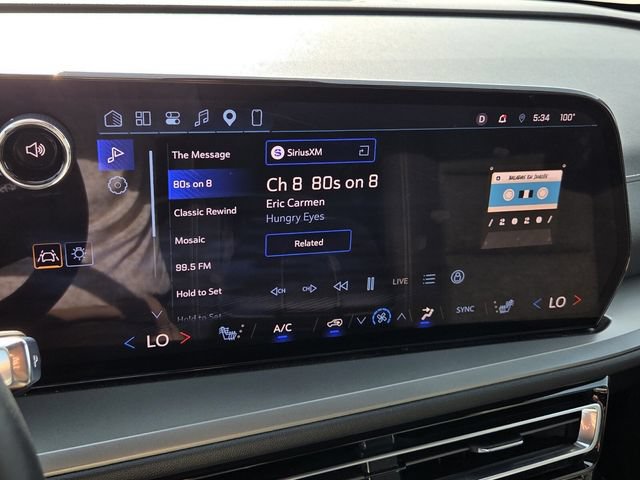 Used 2024 Chevrolet Traverse LT FWD image 27