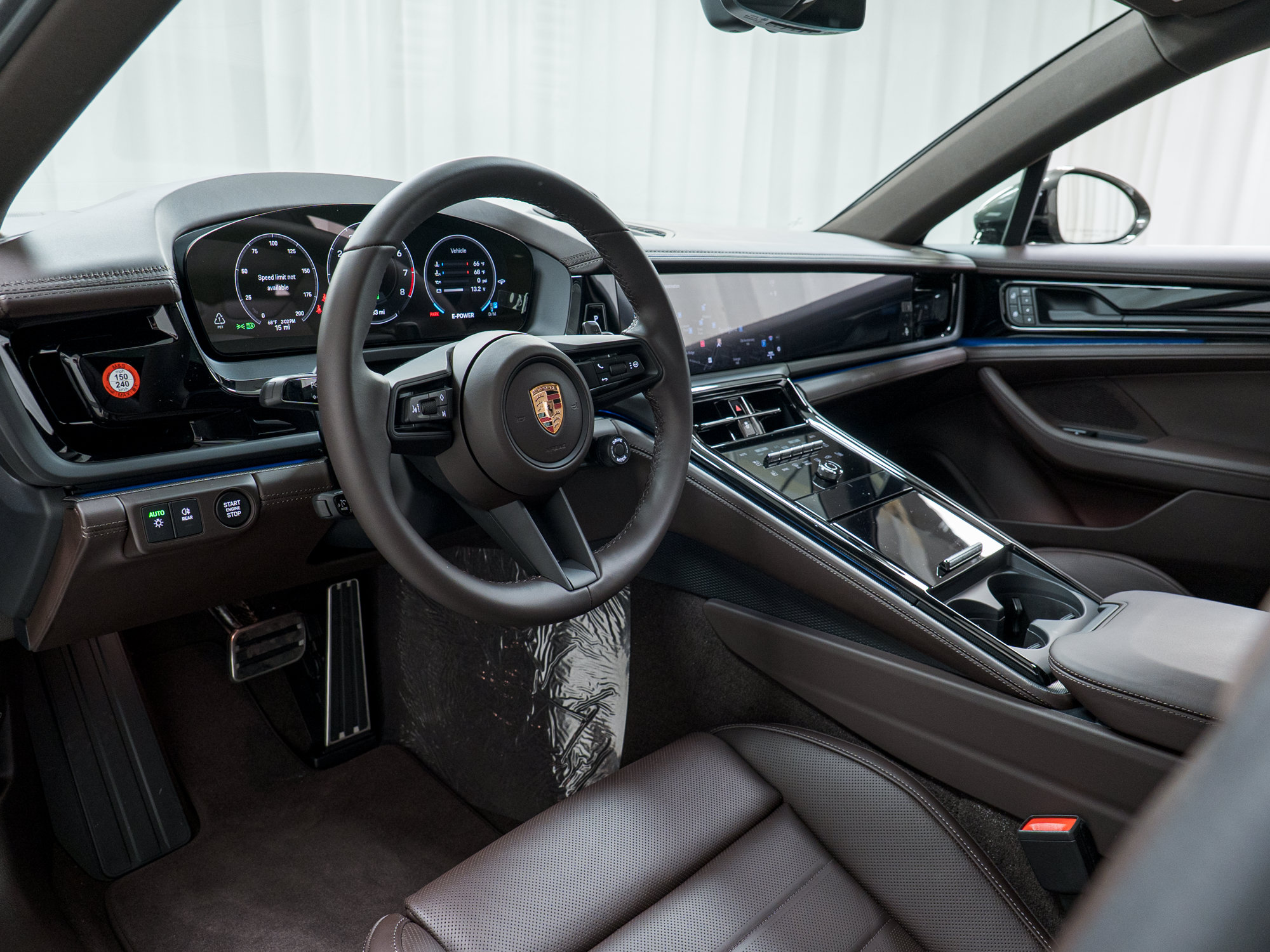 Used 2026 Porsche Panamera 4S AWD/4WD image 15