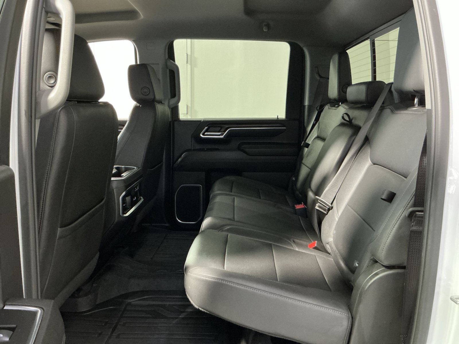 Used 2025 GMC Sierra 2500 SLT w/ SLT Premium Package AWD/4WD image 23