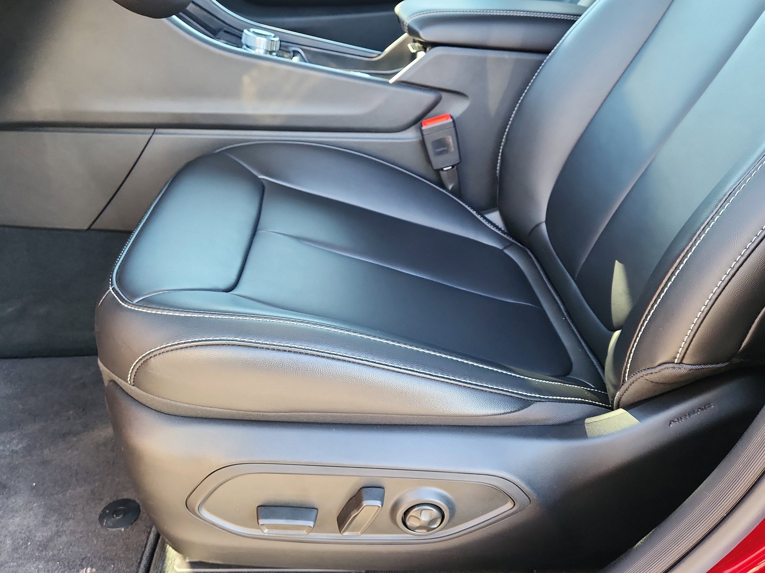 New 2025 Jeep Grand Cherokee Limited AWD/4WD image 12