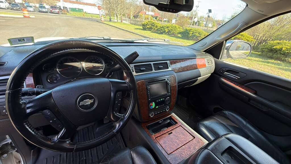 Used 2007 Chevrolet Tahoe LTZ w/ LTZ Preferred Equipment Group image 13