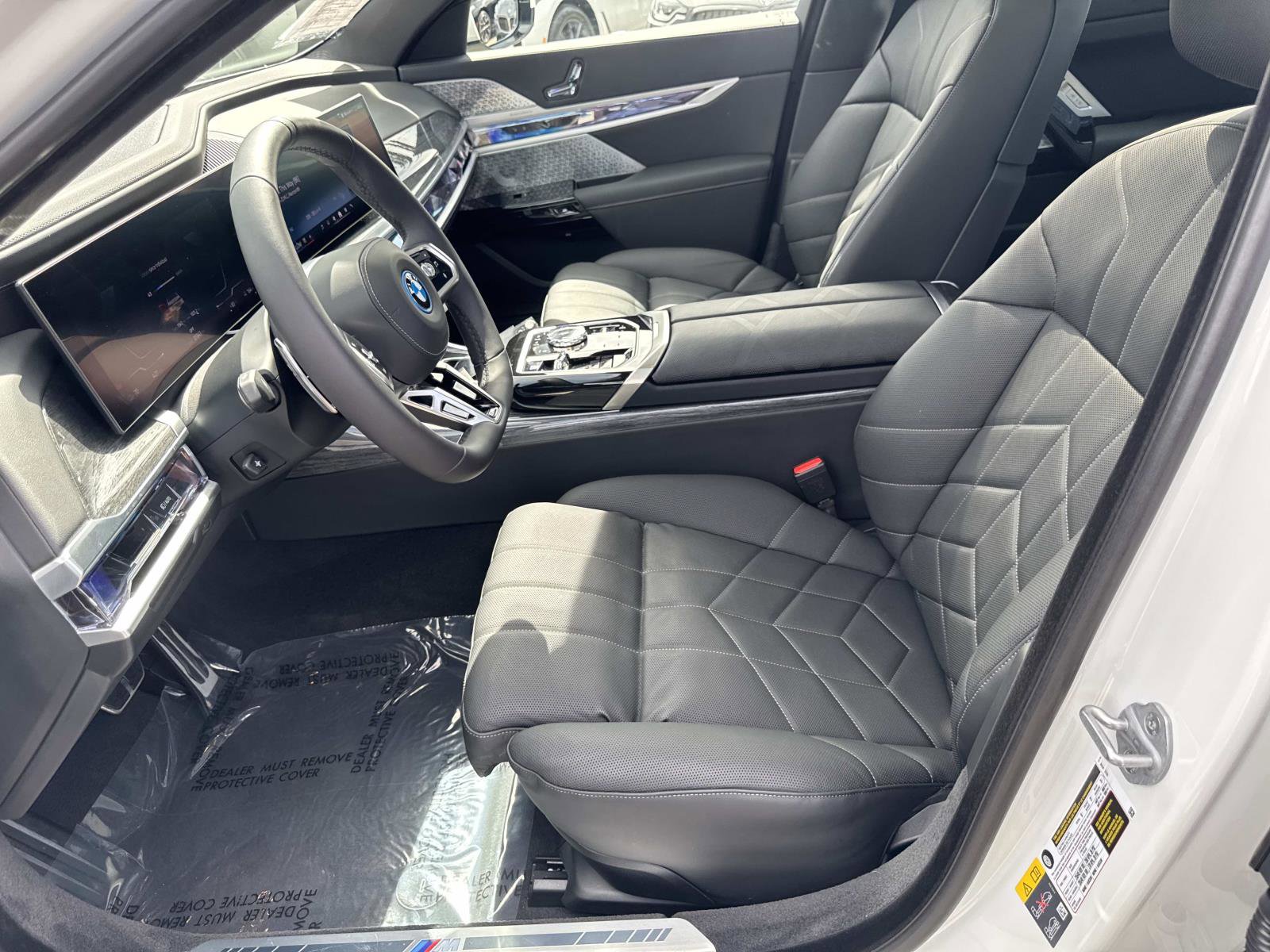 Used 2025 BMW i7 eDrive50 w/ M Sport Package image 14