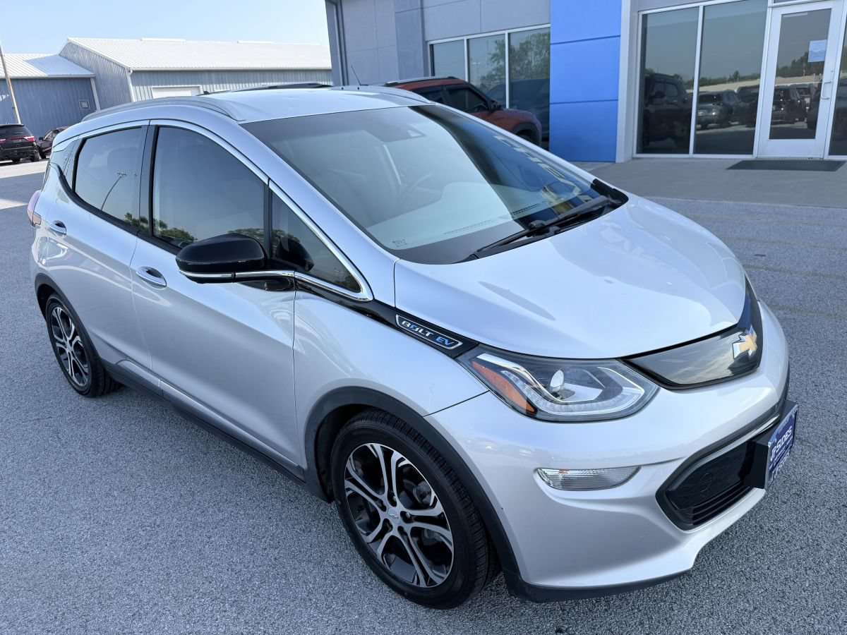Used 2017 Chevrolet Bolt Premier w/ Driver Confidence II Package FWD image 3