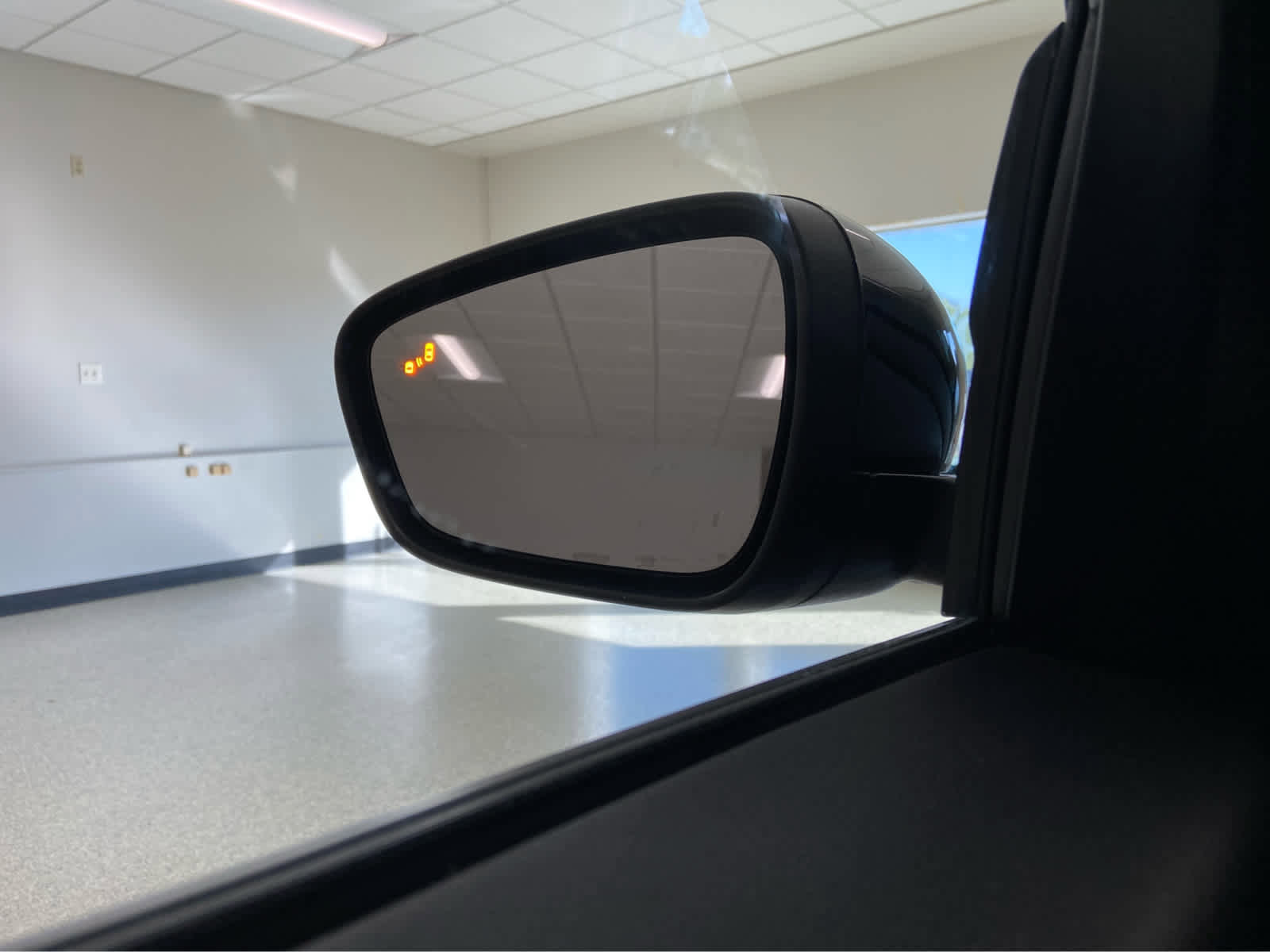 Used 2022 Ford Escape SE w/ SE Sport Appearance Package image 38